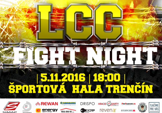 Váženie zápasníkov pred zápasom v nákupnom centre OC MAX Trenčín